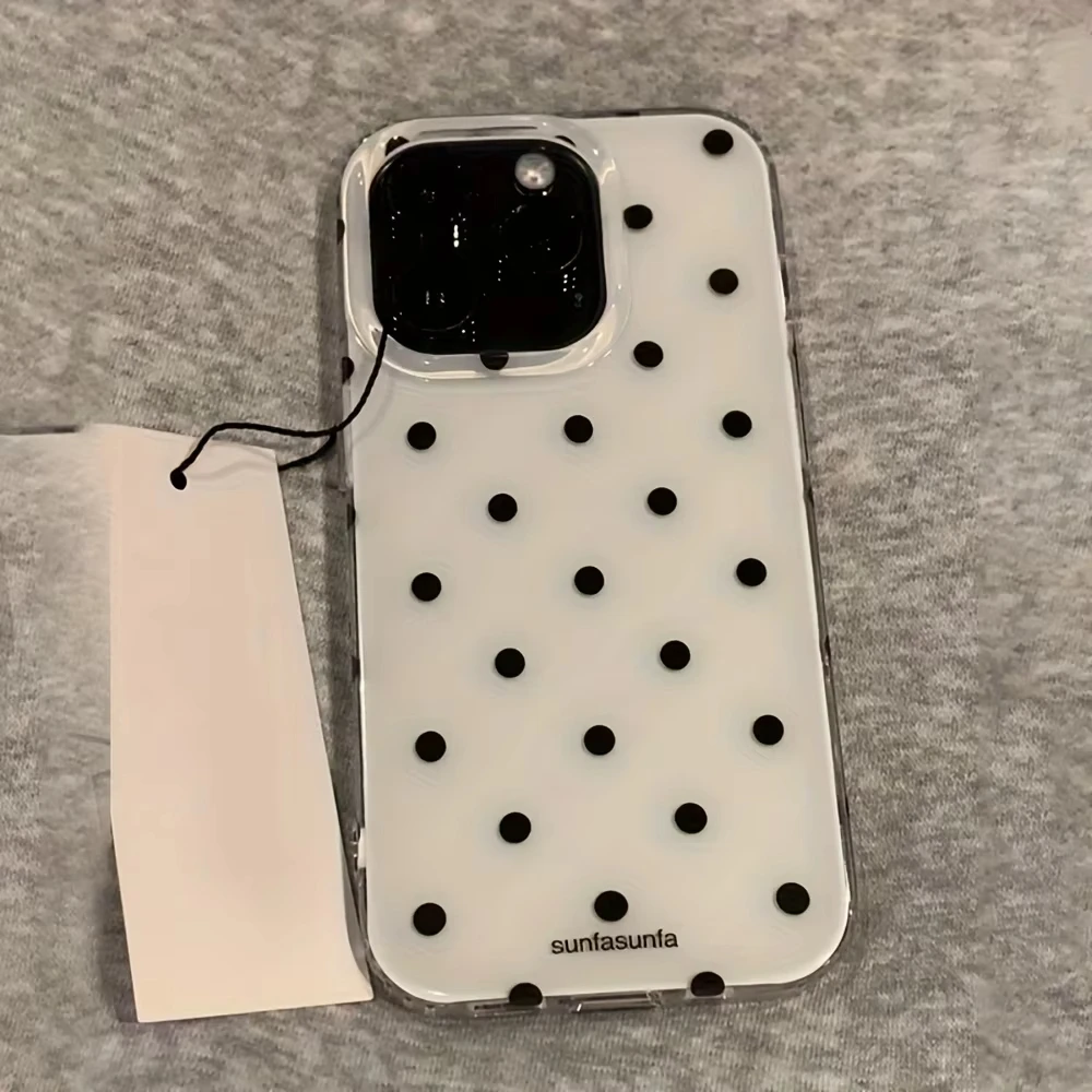 Minimalist Black and White Pol – Phone Cases Black recenzja i cena